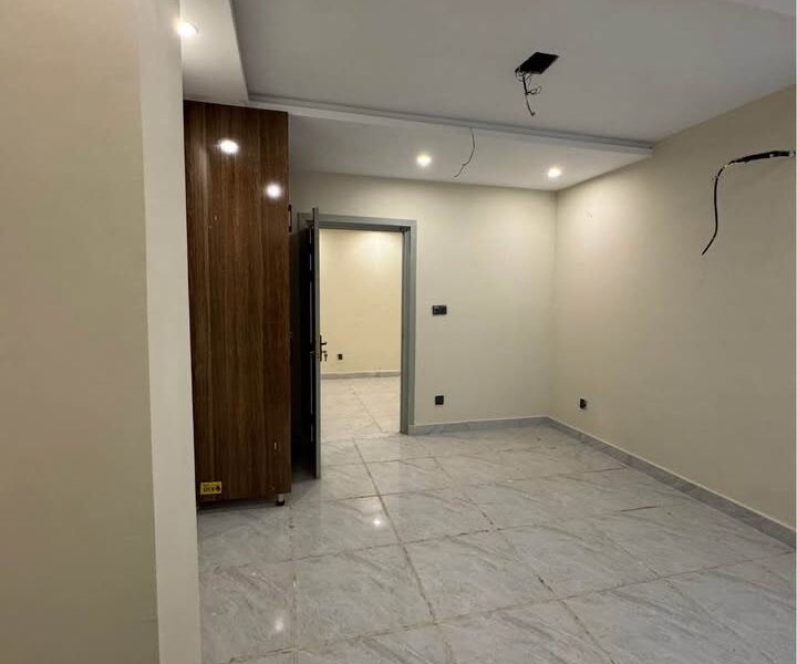 1 Bed Apartment For Sale in Etihad Town Phase-1 Lahore