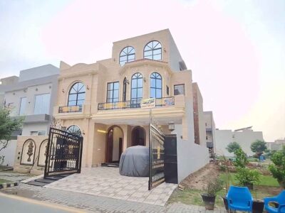 10 Marla House For Sale in C-Block Etihad Town Phase-1 Lahore